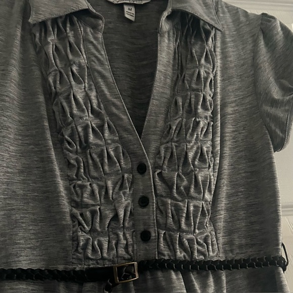 Speechless Gray Career Stretch Textured Button Up Top w/Braided Leather Belt EUC - Picture 4 of 6
